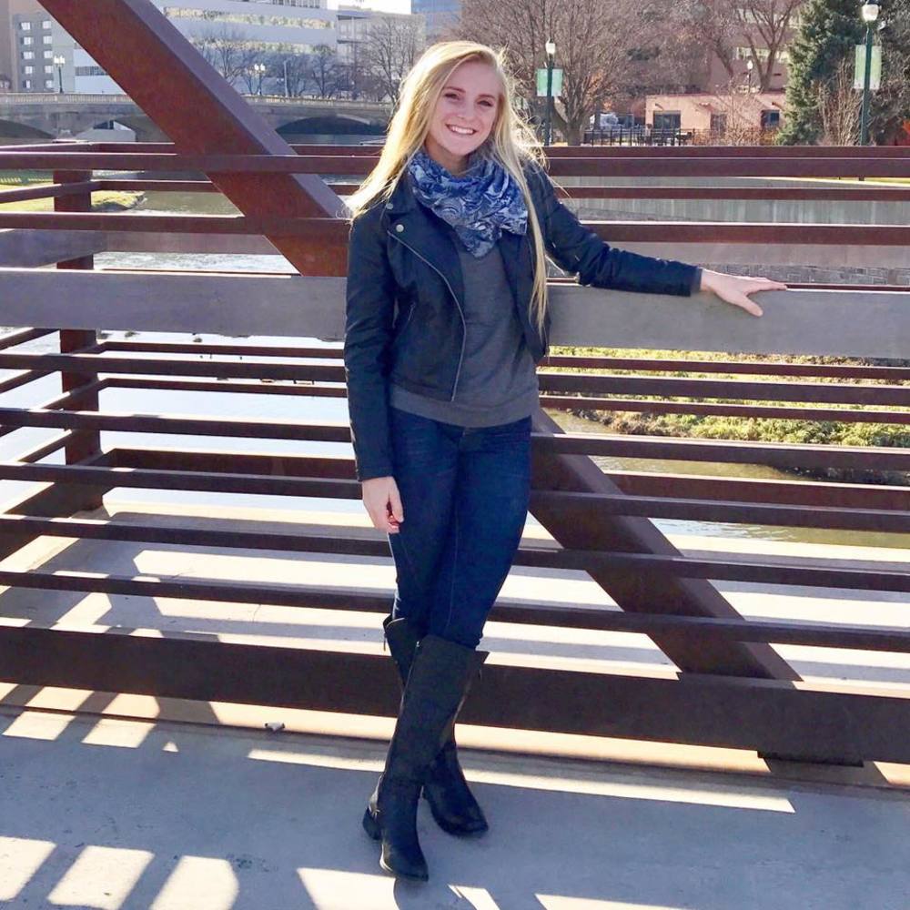 Meet your Posher, Carlyann